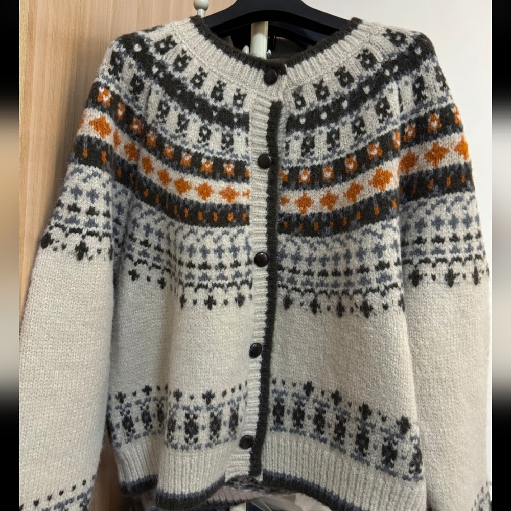 Cozy Patterned Sweater - Cream, Gray, and Orange (S-M)
